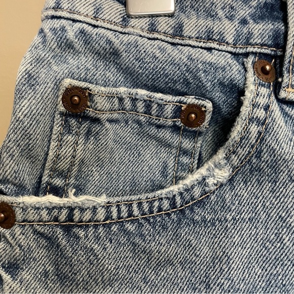 Zara Denim Blue Jean Shorts Distressed High-Waisted Women’s Size 2 - Picture 2 of 7